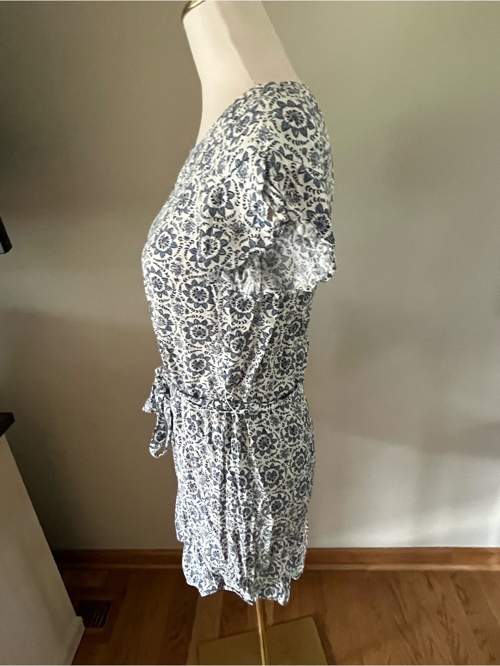 LOFT Blue Cream Floral Dress with Belt - Women’s Petite XS - Picture 3 of 7